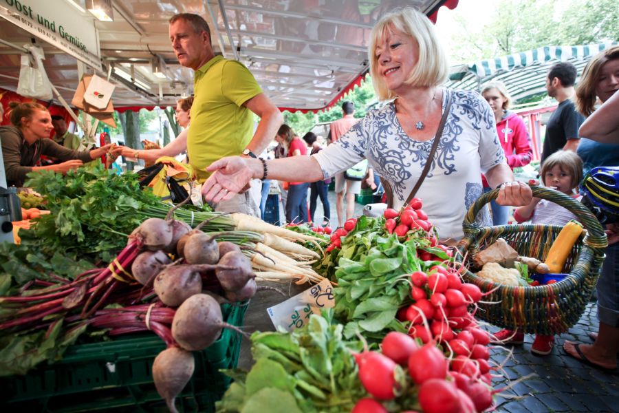 Der Wochenmarkt ist dienstags, donnerstags und samstags geöffnet.