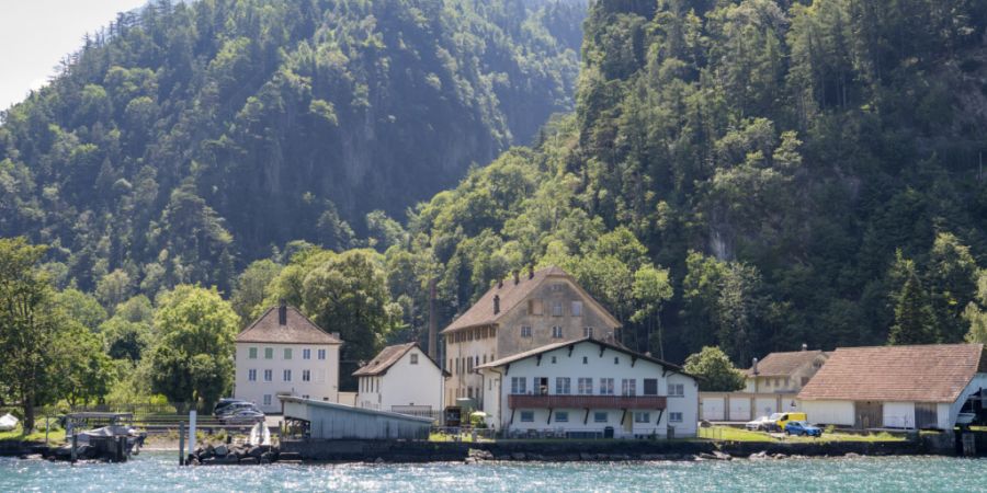 Auf dem ehemaligen Areal der Sprengstofffabrik Cheddite in Isleten zwischen Seedorf und Bauen will der ägyptische Investor Samih Sawiris sein «Marina-Projekt» realisieren. (Archivbild)