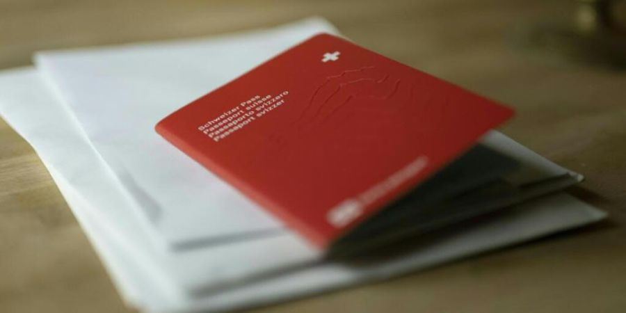 Eine junge Ausländerin erhält im Aargau den Schweizer Pass. Diese hatte als Minderjährige zwei Ladendiebstähle im Wert von 184 Franken begangen. Das Parlament sprach sich nach Über...