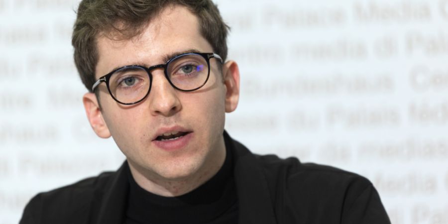 Die Personalausgaben des Bundes sollen prozentual nicht stärker wachsen als das Medianeinkommen der Schweiz: Jonas Lüthy, Präsident der Jungfreisinnigen Schweiz, stellt den Medien di...