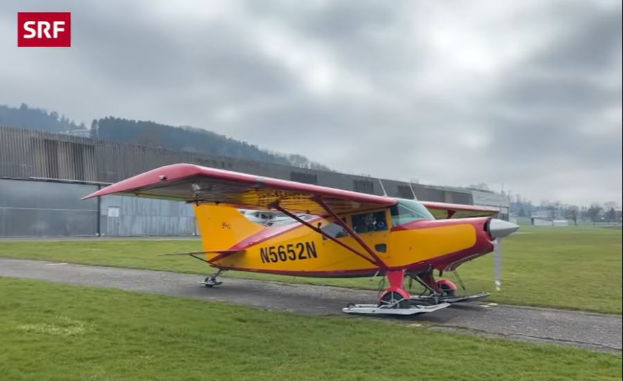 In diesem kleinen Flieger hebt die Bernerin ab.