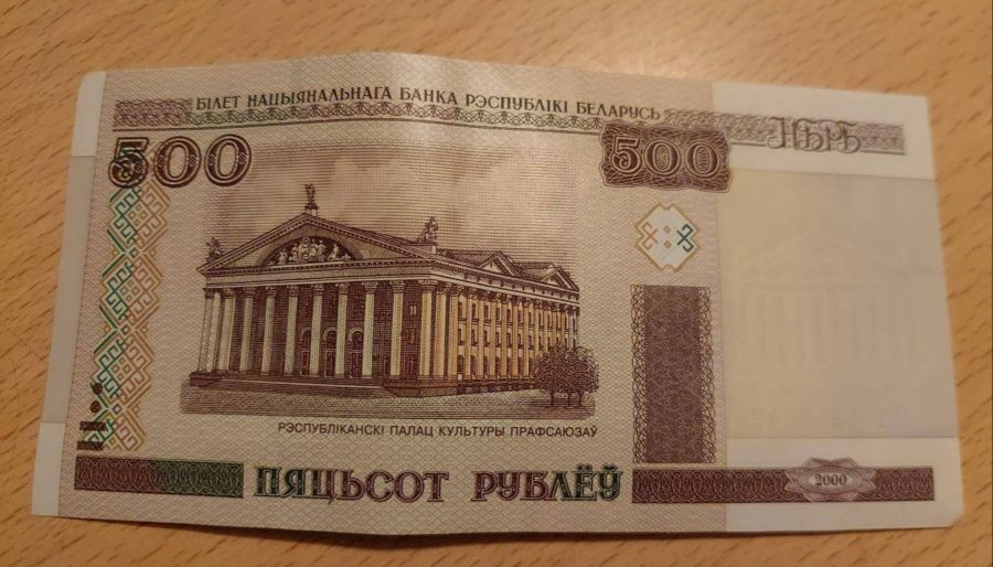 Die angebotenen Banknoten entpuppen sich als wertlos.