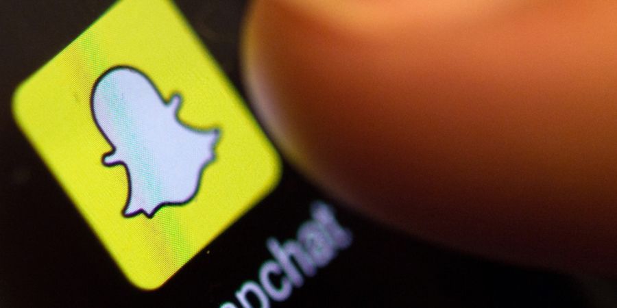 Um Kinder und Jugendliche im Netz zu schützen, nimmt die EU-Kommission mehrere grosse Plattformen ins Visier. Darunter sind Snapchat und vier Pornoseiten. (Archivbild)