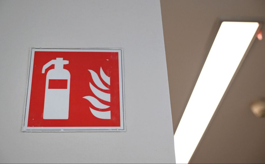 In seiner Bar gebe es insgesamt neun Feuerlöscher und einen Feuerwehrschlauch, so Nicolas Gomez. (Symbolbild)