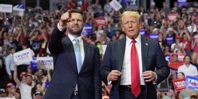 Biden-Rückzug - Trump spricht von «Betrug» - sein Vize greift Harris an