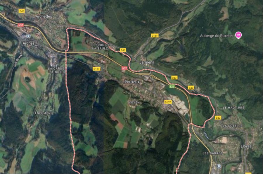 Stattgefunden hat diese Gülle-Aktion in der Gemeinde Pouxeux in den Vogesen.