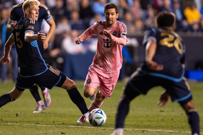 Stellt sich Cristiano Ronaldo noch einmal dem Duell mit Lionel Messi? Lionel Messi Cristiano Ronaldo