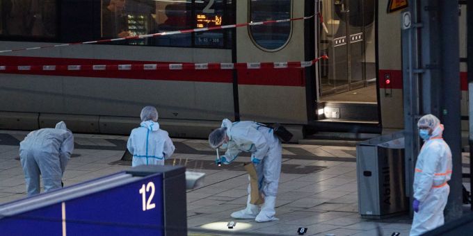 Am Dienstag lagen noch zwei Verletzte im Spital. (Archivbild) Hamburger Messerattacke