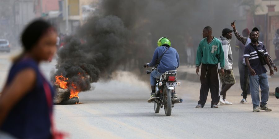 benzin angola