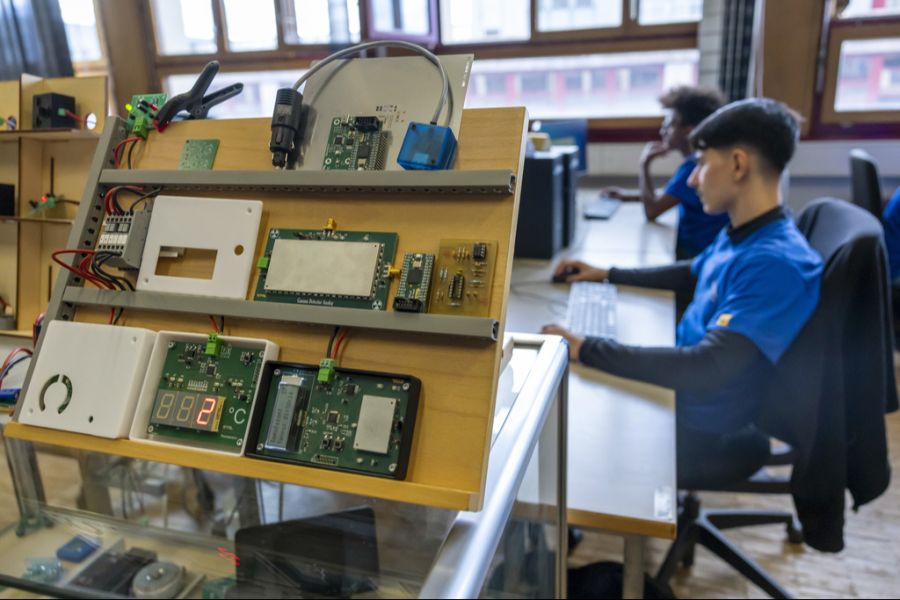 Gewerkschaften fordern deshalb mehr Ferien für Lernende.