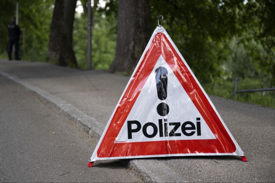 Vertreter des Staates, wie die Polizei, können zum Feindbild werden.