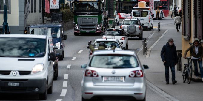 Die Stadt Thun hat sich zum Ziel gesetzt, weitere 50 Massnahmen zu ergreifen, um die bestehenden Verkehrsprobleme zu lösen. Stadt Thun