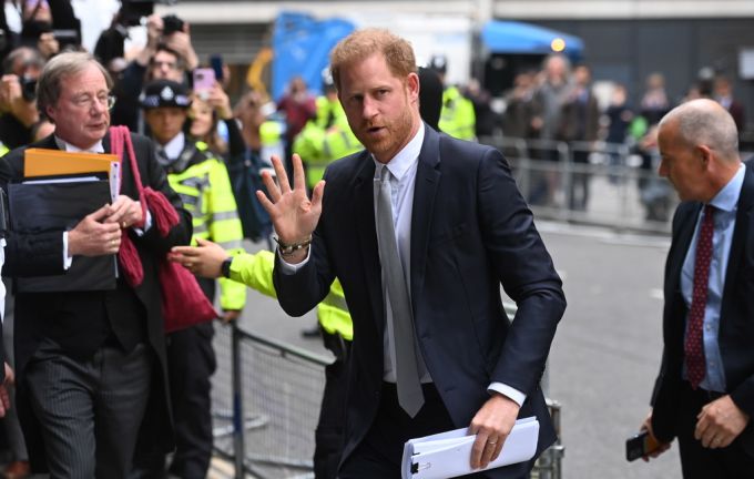 Eine Royal-Expertin nahm Prinz Harrys Reise zum damals krebskranken Charles genau unter die Lupe. Prinz Harry