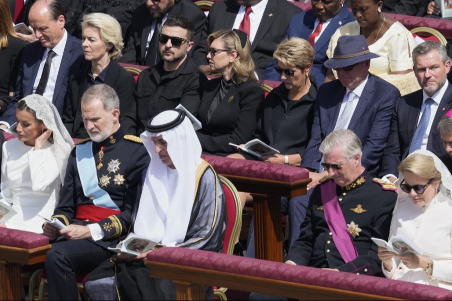 Papst Einführung Gäste