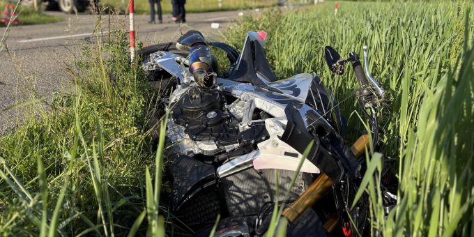 Der Motorradfahrer wurde schwer verletzt. Motorradfahrer