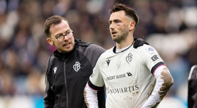 Dominik Schmid vom FC Basel muss gegen den FC Basel früh raus. FC BAsel