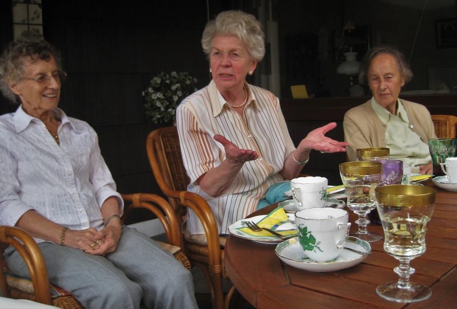 In Uetikon ZH gratulierte der Gemeindepräsident Seniorinnen und Senioren ab dem 90. Geburtstag persönlich.