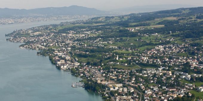 Das Goldküsten-Dorf Uetikon am See kapituliert bei Geburi-Wünschen. uetikon am see