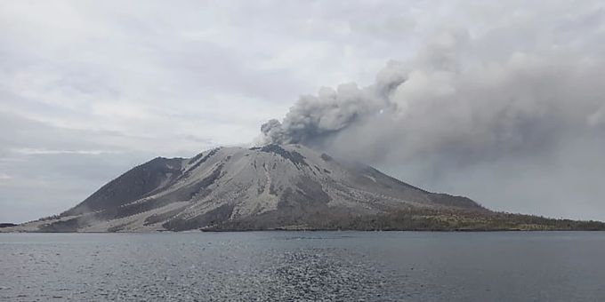 Tausende Evakuierungen Nach Neuem Ausbruch Von Vulkan In Indonesien