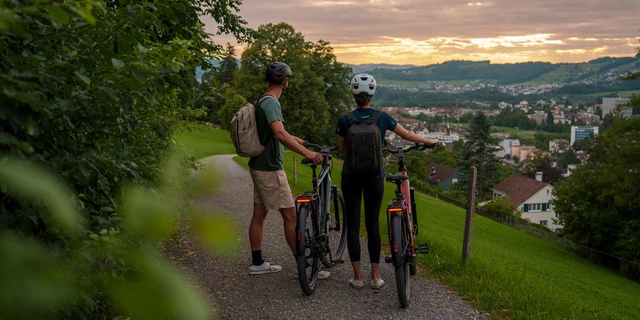 Panorama Abendstimmung Velofahrer Aussicht