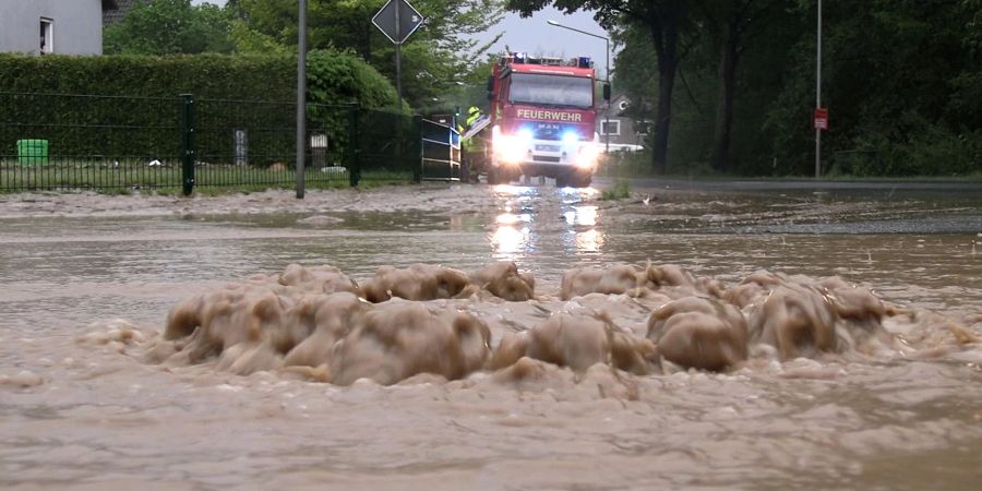 Der Regen fiel in Detmold schneller, als die Kanalisation das Wasser aufnehmen konnte.