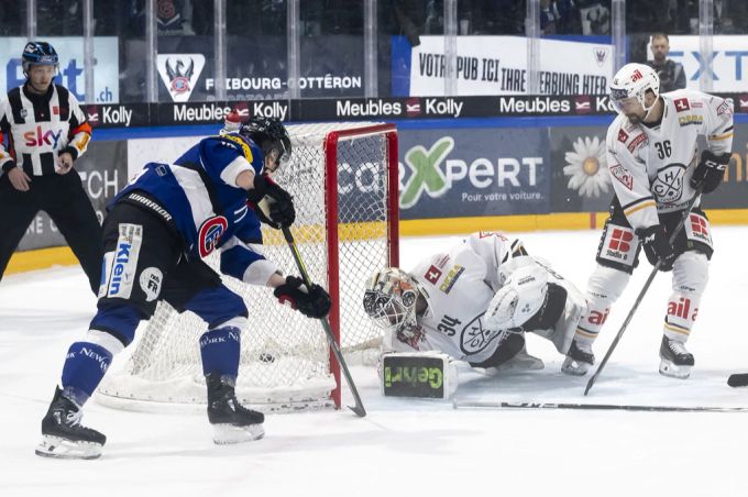Kilian Mottet trifft per Buebetrick zum 1:0 für Fribourg-Gottéron. Killian Mottet