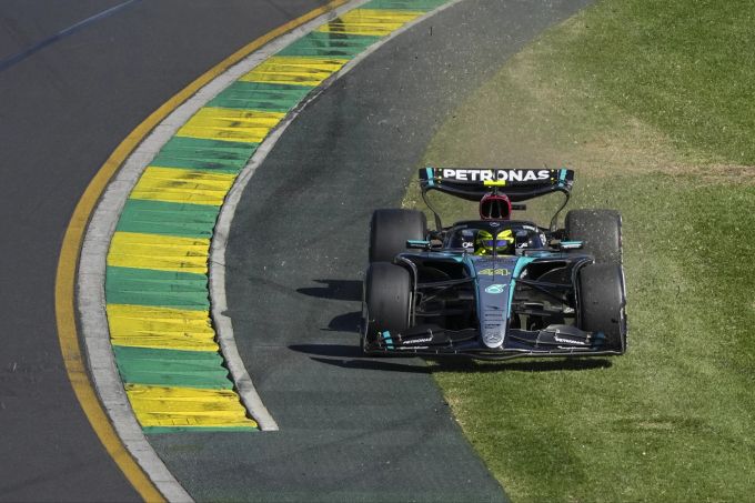 Lewis Hamilton (Mercedes) erlebte beim Australien-GP ein enttäuschendes Wochenende. Lewis Hamilton Mercedes Australien