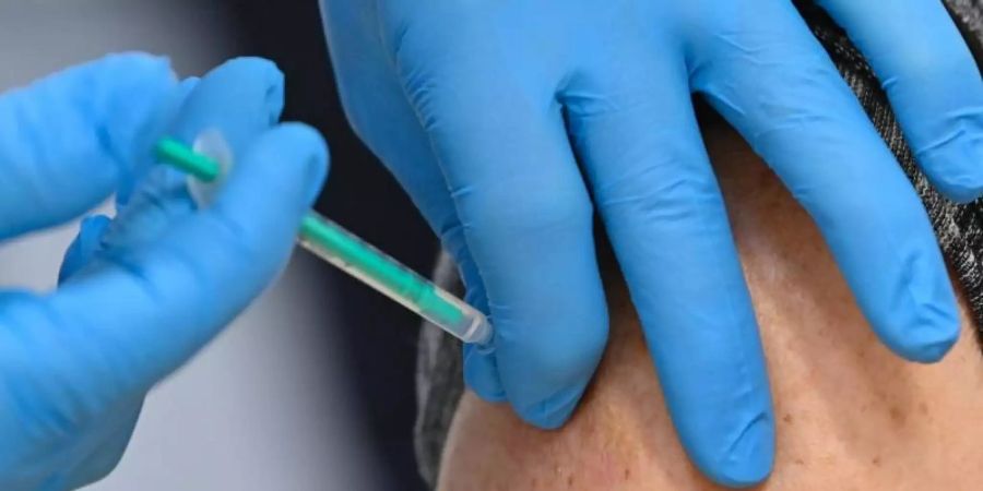 Wer nach einem vermeintlichen Impfschaden vor Gericht klagt, braucht laut einem Urteil eine Beurteilung nach gesicherten medizinischen Erkenntnissen. Foto: Patrick Pleul/dpa-Zentralbild/dpa/Symbolbild/Archiv
