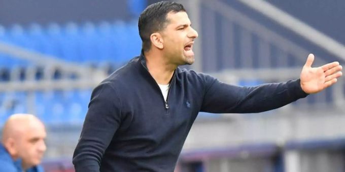 Schalke-Trainer Dimitrios Grammozis: «Wir waren nicht konkurrenzfähig». Foto: Martin Meissner/AP-Pool/dpa Schalke-Trainer Dimitrios Grammozis: «Wir waren nicht konkurrenzfähig». Foto: Martin Meissner/AP-Pool/dpa