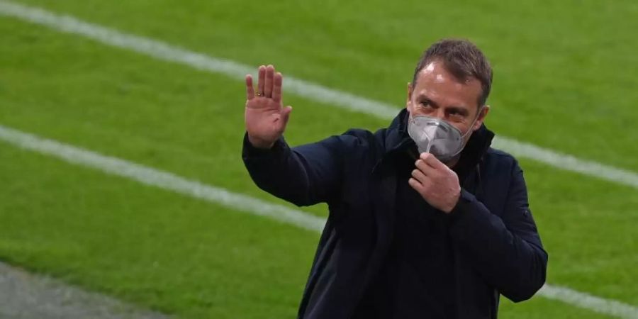 Bayerns Trainer Hansi Flick steht mit seinem Club vor dem Gewinn der deutschen Meisterschaft. Foto: Christof Stache/AFP Pool/dpa