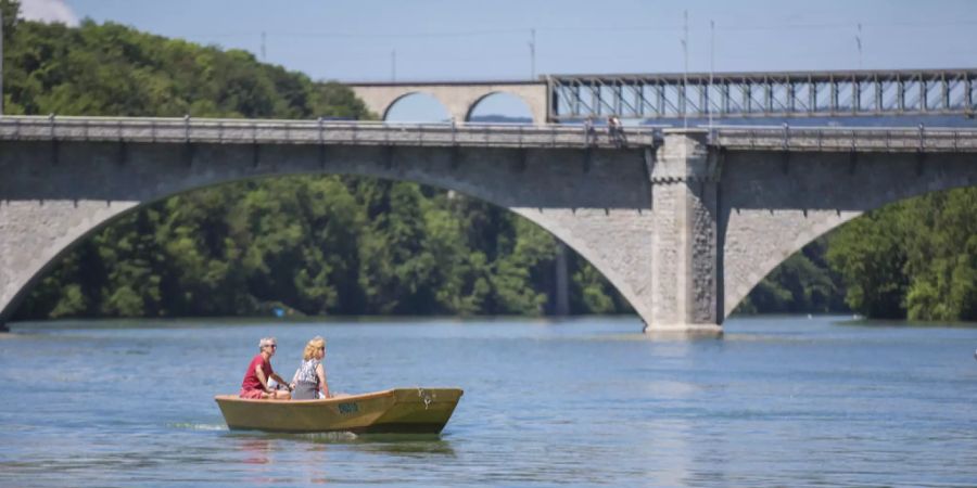 Rheinbrücke und Eisenbahnbrücke Eglisau.