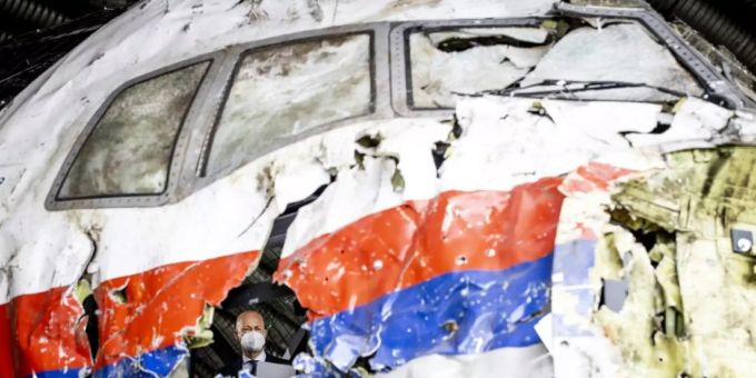 Den Haag - Niederländische Richter begutachten erstmals Wrack von Flug MH17