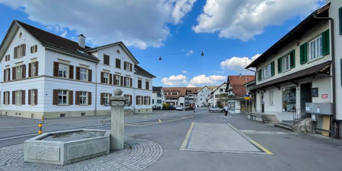 Das Dorfzentrum der Gemeinde Bonstetten. - Bezirk Affoltern im Kanton Zürich Das Dorfzentrum der Gemeinde Bonstetten. - Bezirk Affoltern im Kanton Zürich