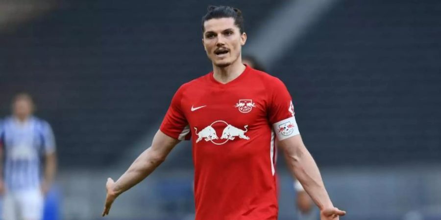 «Natürlich sind die Vorzeichen so, dass wir weit weg wären, sollten wir verlieren, und bei einem Sieg wieder nah ranrücken. Aber am Ende ist es nur ein Spiel. Wie die Saison danach verläuft, wird man sehen», sagt Sabitzer. Foto: Annegret Hilse/Pool via REUTERS/dpa