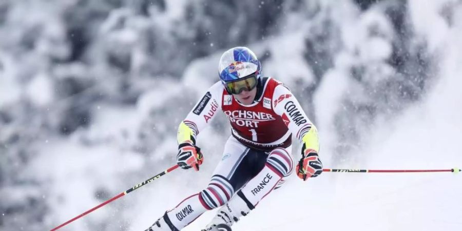 Alexis Pinturault beim Riesenslalom in Lenzerheide in Aktion. Foto: Gabriele Facciotti/AP/dpa