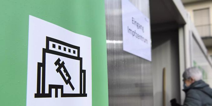 In der Schweiz und in Liechtenstein sind bisher 675'556 Impfdosen gegen Covid-19 verabreicht worden. (Archivbild) In der Schweiz und in Liechtenstein sind bisher 675'556 Impfdosen gegen Covid-19 verabreicht worden. (Archivbild)