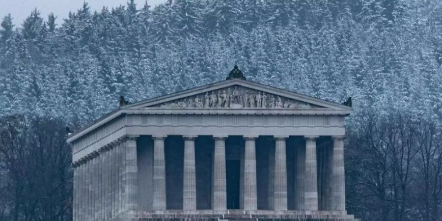Die Walhalla unweit von Regensburg. Foto: Armin Weigel/dpa/Archiv