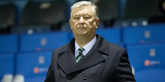 Celtic-Manager Peter Lawwell bedankte sich bei den Fans für ihre Unterstützung. Foto: Jeff Holmes/PA Wire/dpa Celtic-Manager Peter Lawwell bedankte sich bei den Fans für ihre Unterstützung. Foto: Jeff Holmes/PA Wire/dpa