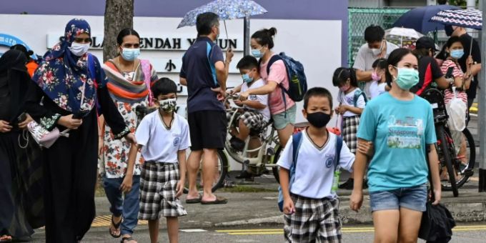 Neue Corona-Varianten - Singapur schliesst alle Schulen