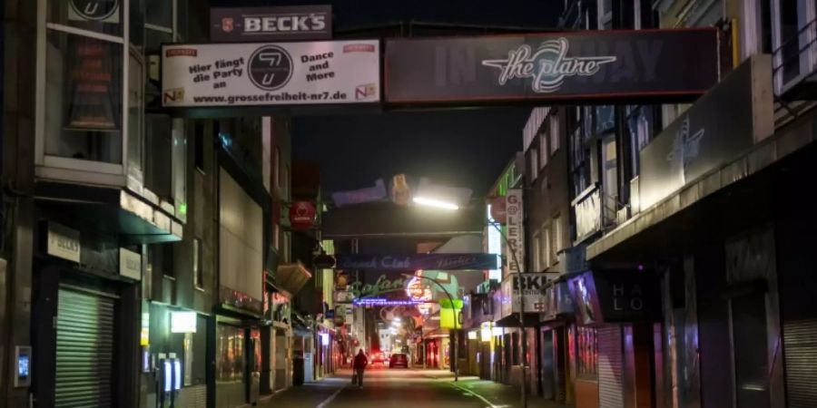 leere Strasse in Hamburg