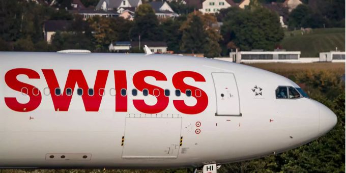Benzinpreis steigt - Parlament verteuert Flugtickets um bis zu 120 Fr.