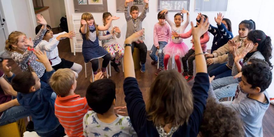 Zehntausende Kinder seien von Armut betroffen.