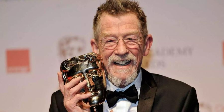 John Hurt an den Orange British Academy Film Awards 2012.