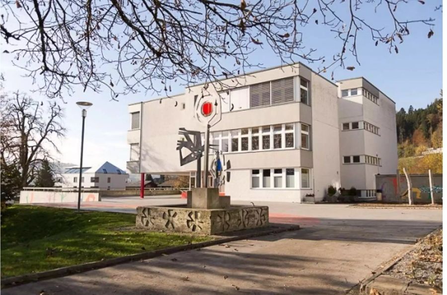 Schulhaus Ebnet I, Abtwil - zvg