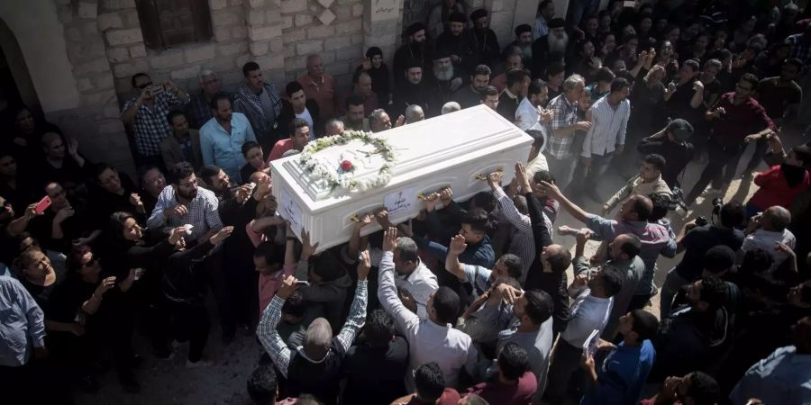 Nach Angriff auf Pilger-Bus in Ägypten - Trauerfeier