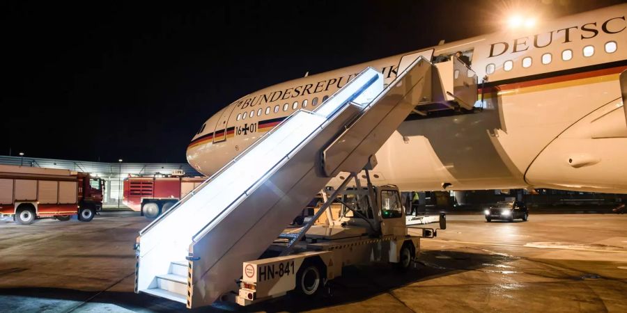 Der Airbus «Konrad Adenauer» der Kanzlerin nach der Landung in Köln (D).