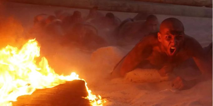 Palästinensische Kadetten bei einer Übungseinheit. Sie sind Teil des Al-Rebat College, gegründet von der Hamas. Palästinensische Kadetten bei einer Übungseinheit. Sie sind Teil des Al-Rebat College, gegründet von der Hamas.
