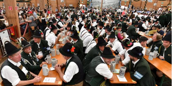Gäste des Müncher Oktoberfestes 2018. Gäste des Müncher Oktoberfestes 2018.