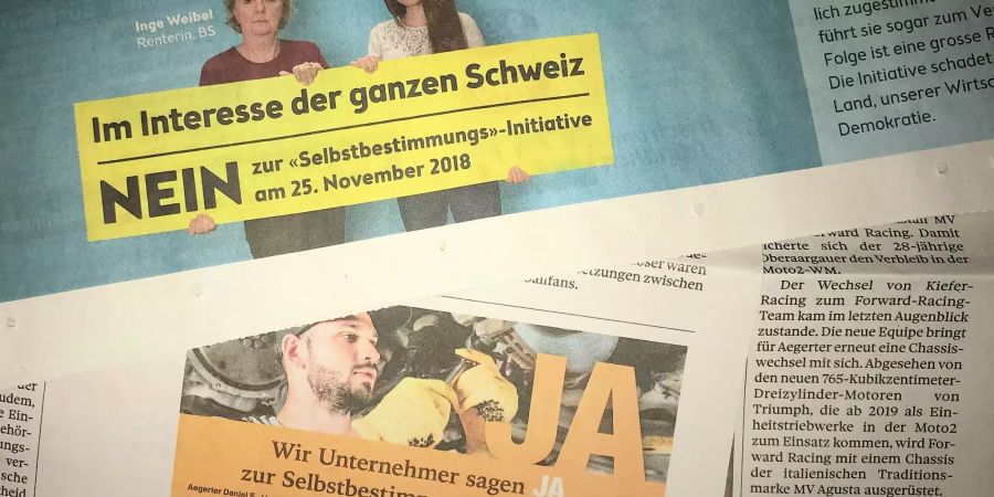 Zeitungsinserate für und gegen die Selbstbestimmungsinitiative.