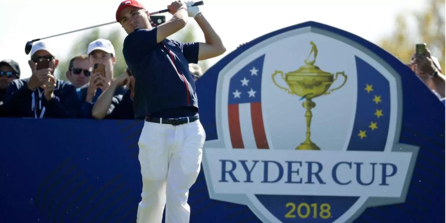 Justin Thomas vom Team USA in Aktion am dritten Tag des Turniers in Saint-Quentin-en-Yvelines bei Paris.